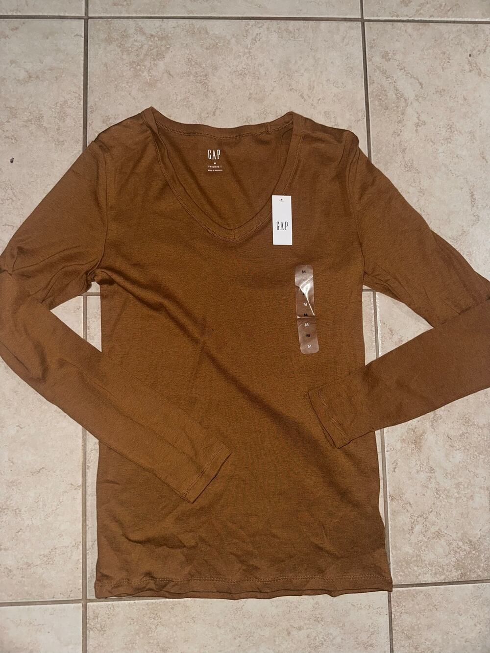 GAP Favorite Tee Brown Long Sleeve V-Neck Top NWT Women’s Medium